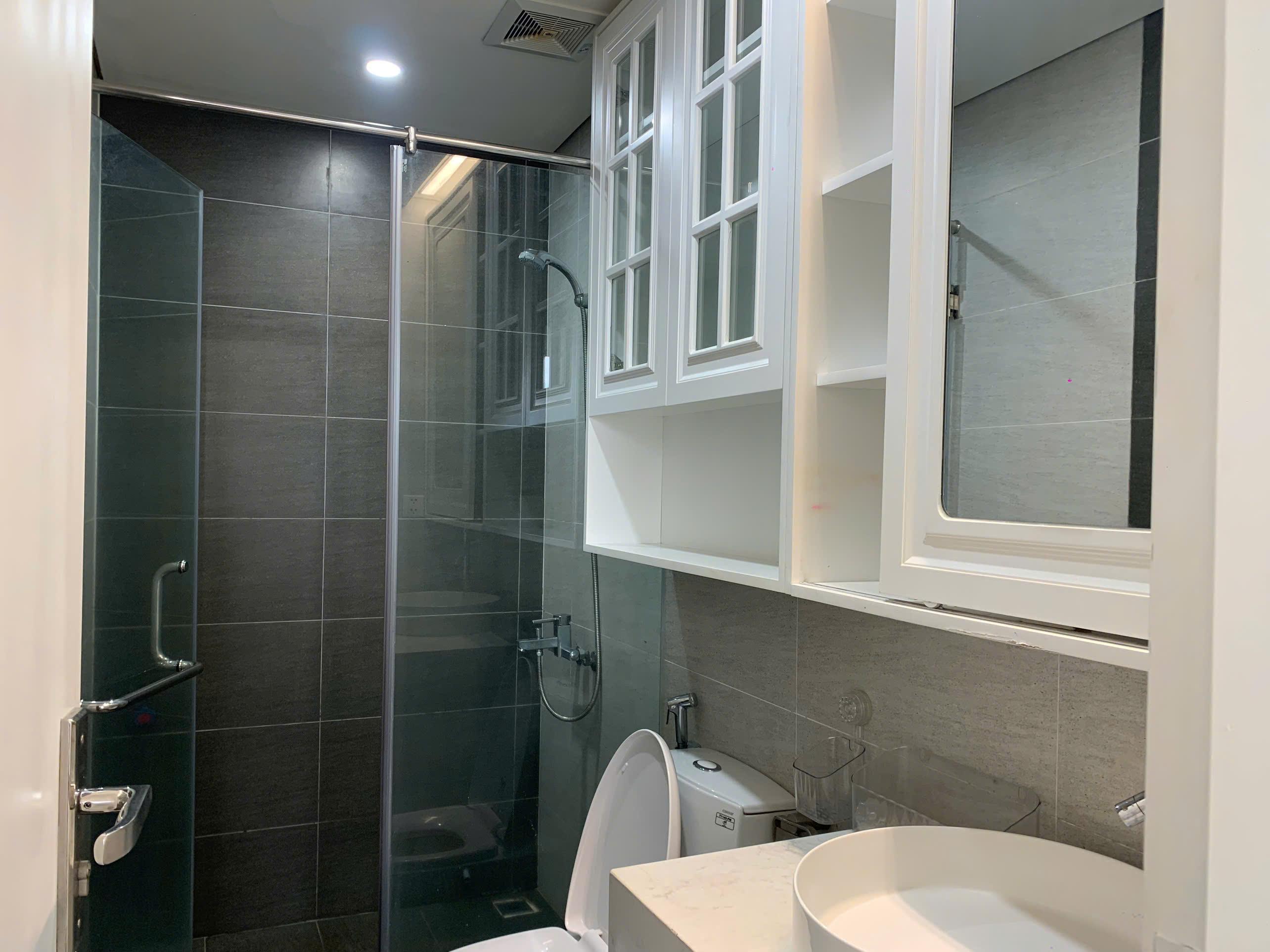 Cho thuê căn hộ 2PN tầng cao, đầy đủ nội thất. HUD Building Nha Trang