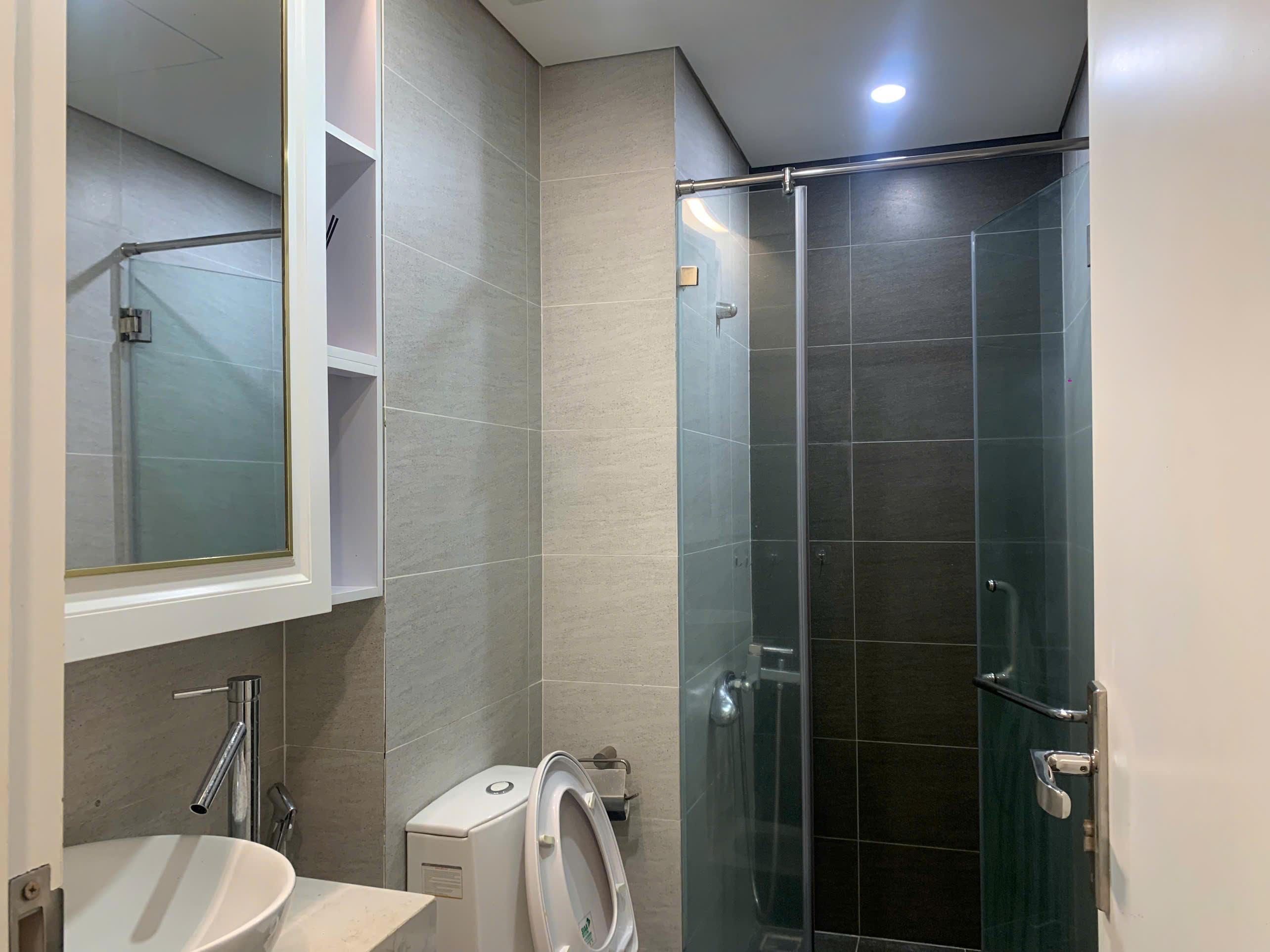 Cho thuê căn hộ 2PN tầng cao, đầy đủ nội thất. HUD Building Nha Trang